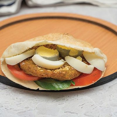 Eggs on taamia Sandwich