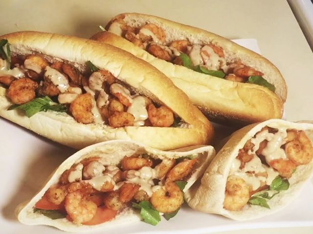 Fried shrimp sandwich