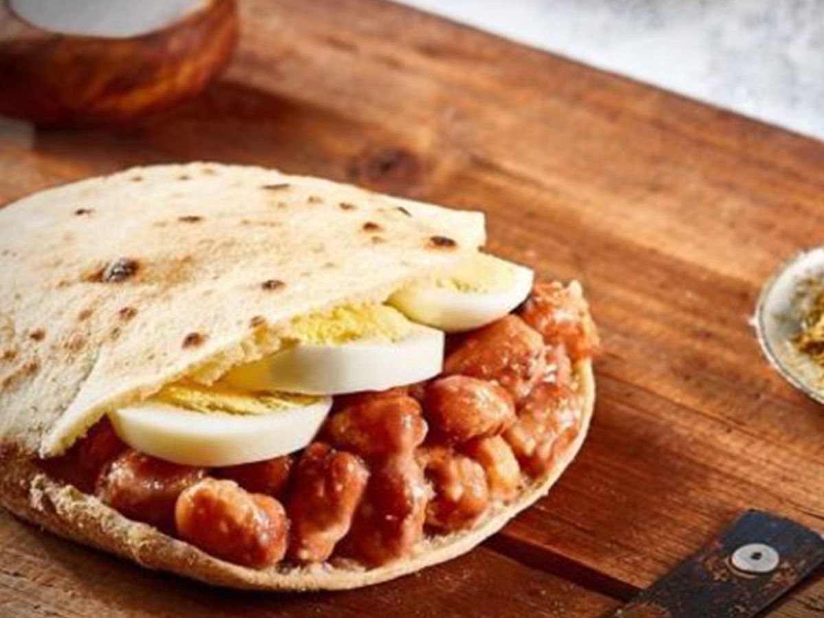 Shami Foul with Eggs Sandwich