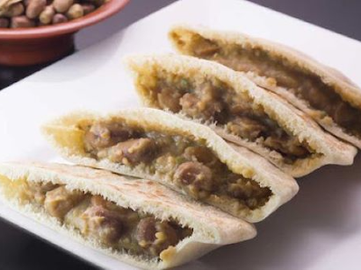 Foul With Oil With Lemon Sandwich