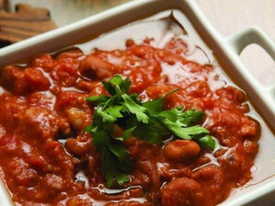 Foul With Tomato Sauce Sandwich