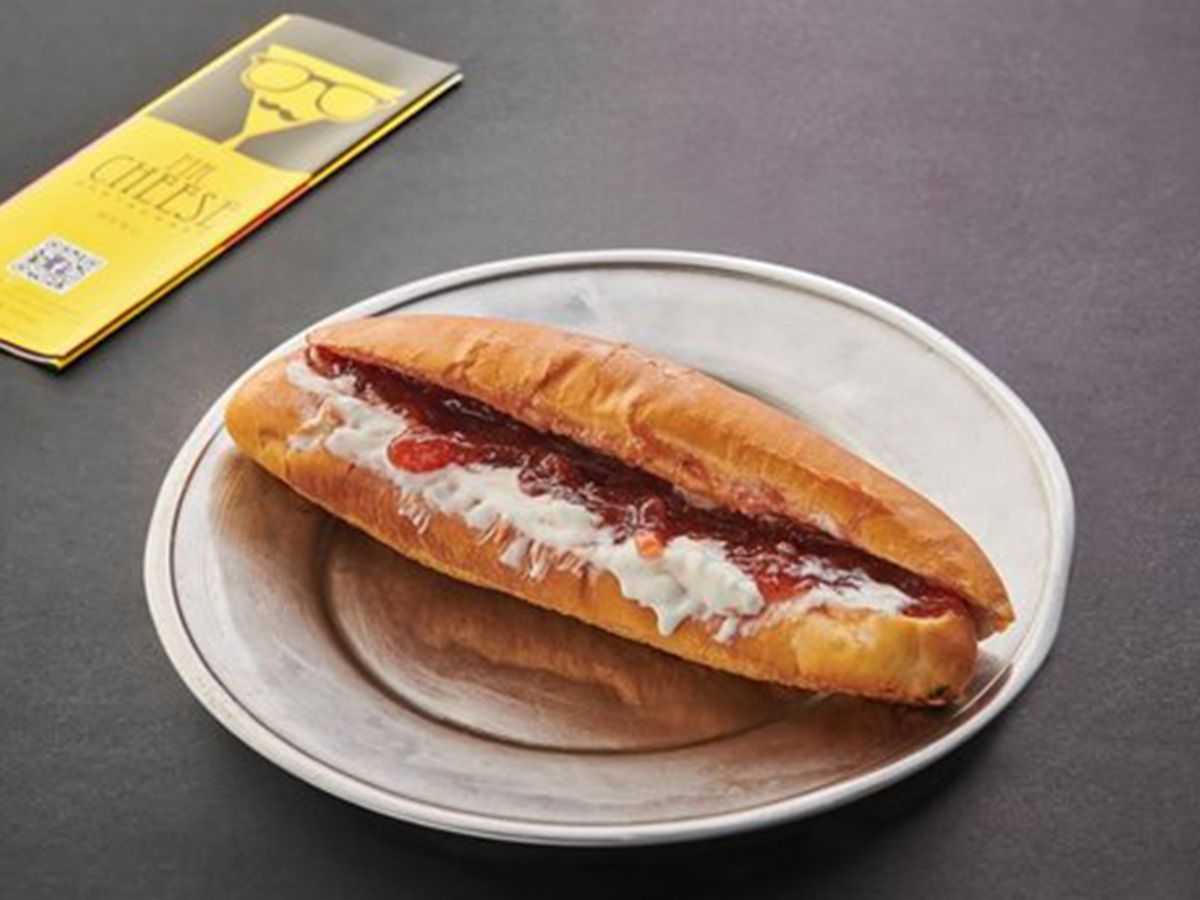 Jam With Qeshta Sandwich