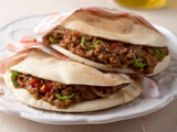Foul sandwich with hot oil
