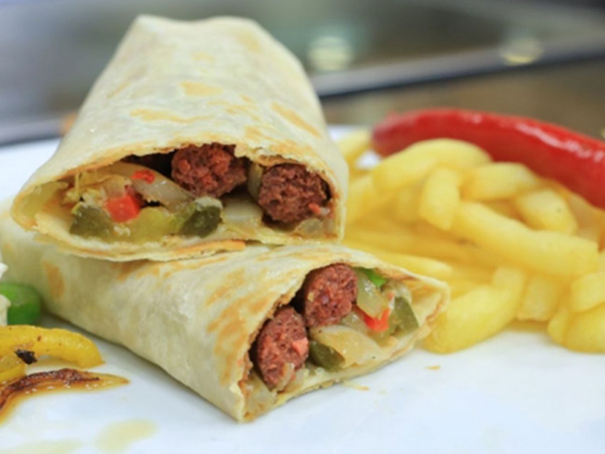 Syrian sausage sandwich