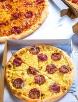 Salami Oriental Pizza