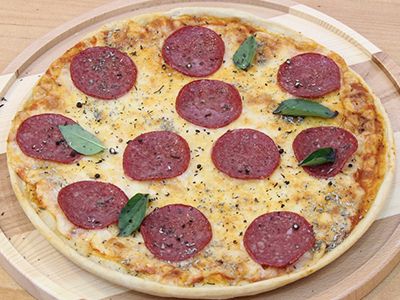 Salami Pizza