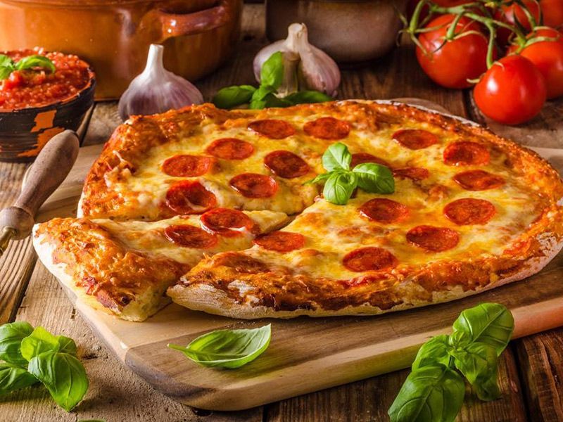 Salami Pizza