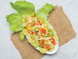 Green salad with onions