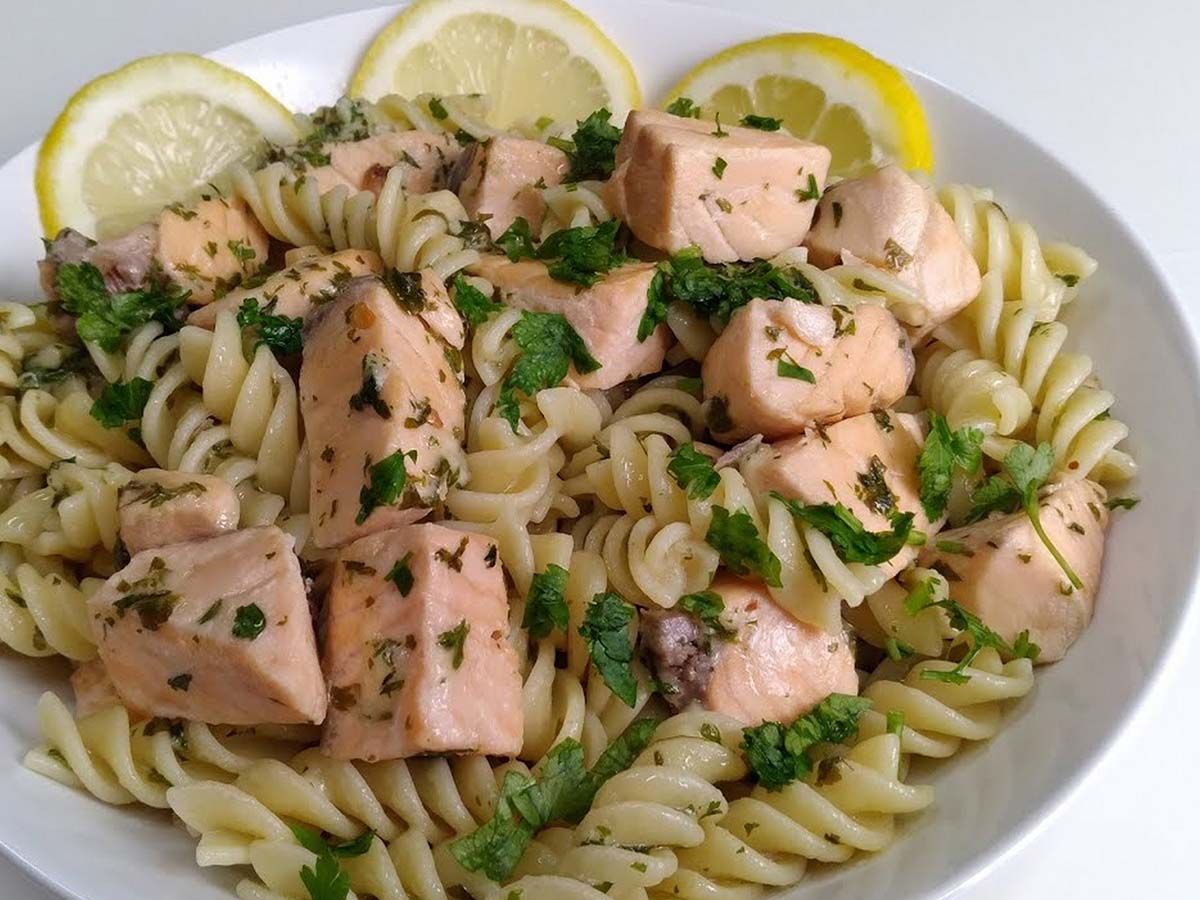 Salmon pasta