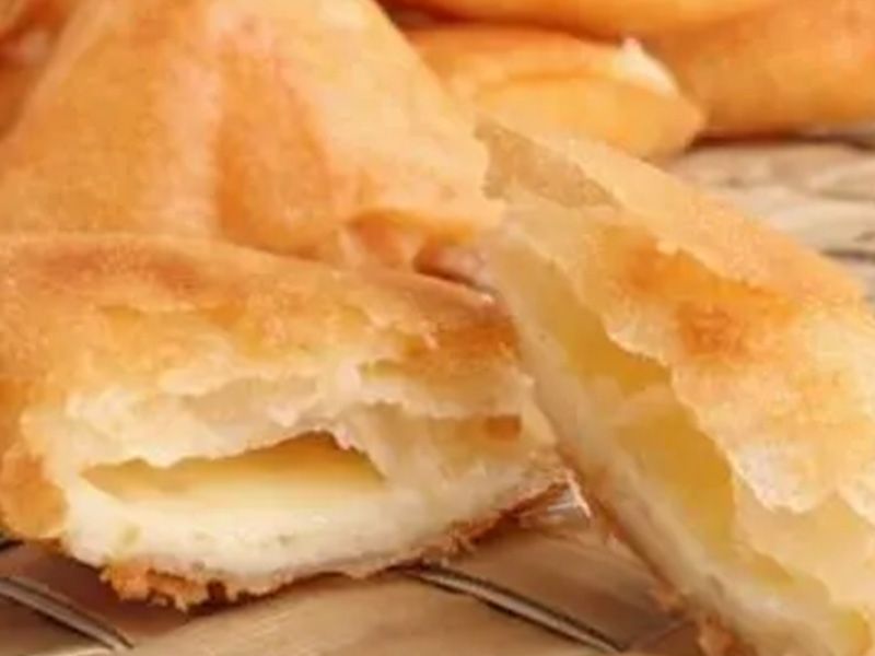 cheese sambousek dish