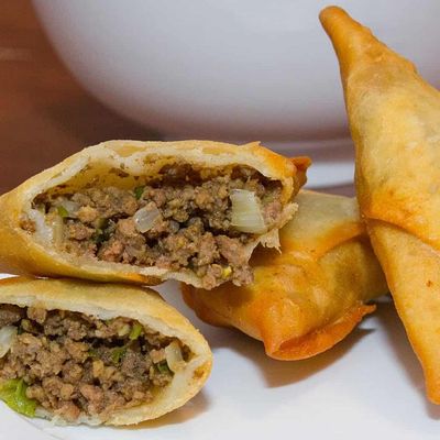 Meat/Cheese Sambousek (1 piece)