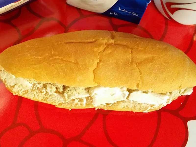 Halawa With Qeshta Sandwich