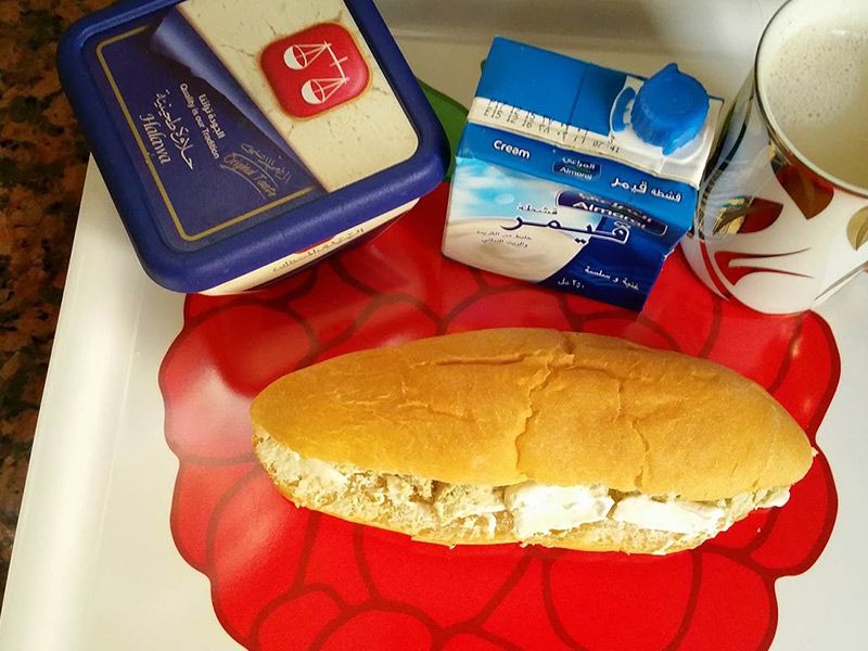 Halawa With Qeshta Sandwich