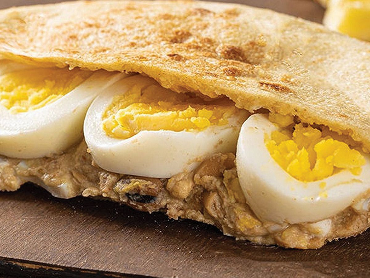 Eggs Foul Sandwich