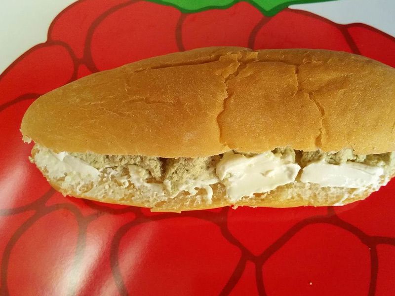 Halawa With Qeshta Sandwich