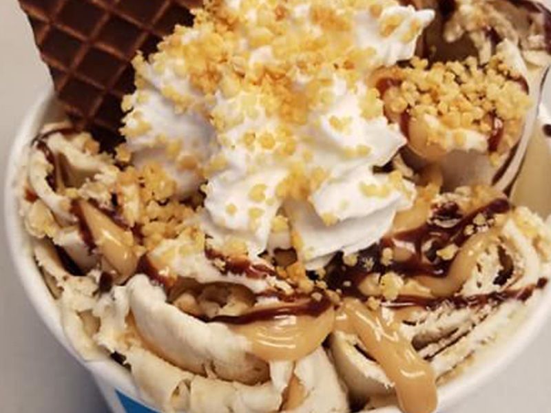 Peanuts ice cream roll