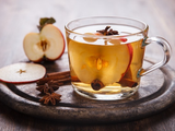 Iced apple tea