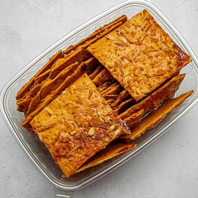 1 kg slices of roumi cheese