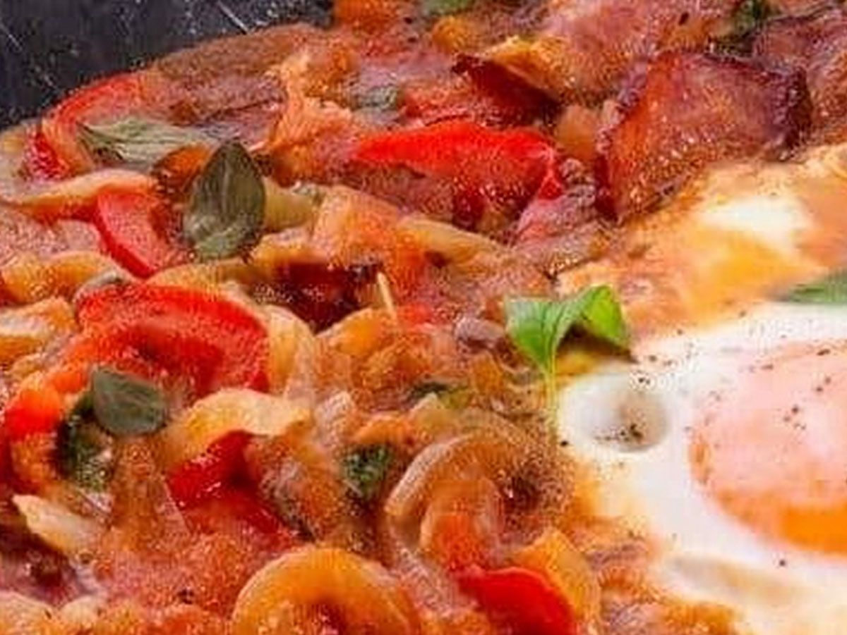 Shakshoka with sausage Box