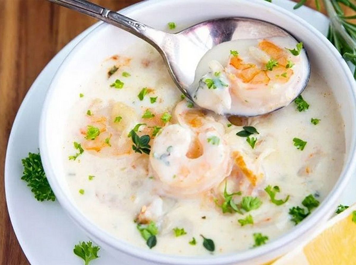 Plain seafood soup