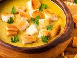 Lentil soup and toasted bread