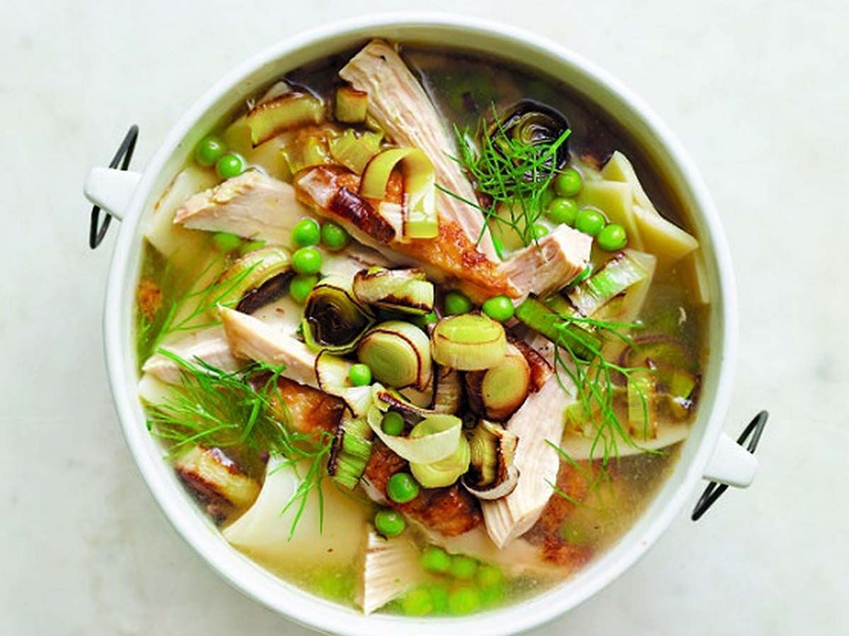 Vegetable noodles soup