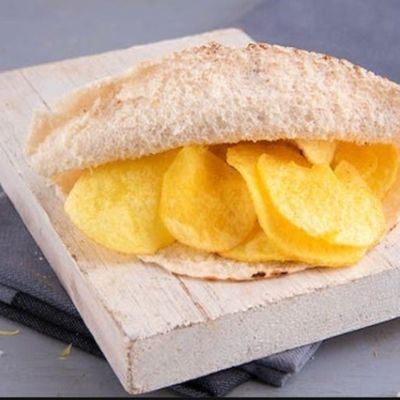 Potato chips with roumy cheese sandwich