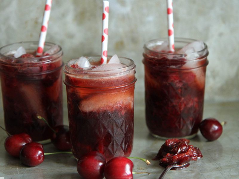 Cherry Cola Cocktail