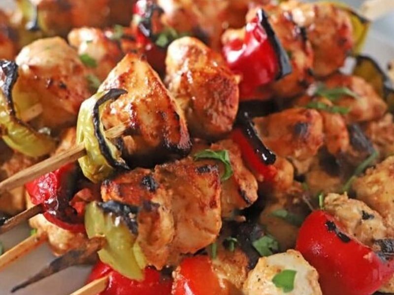 Kilo Shish Tawook With Salad And Bread