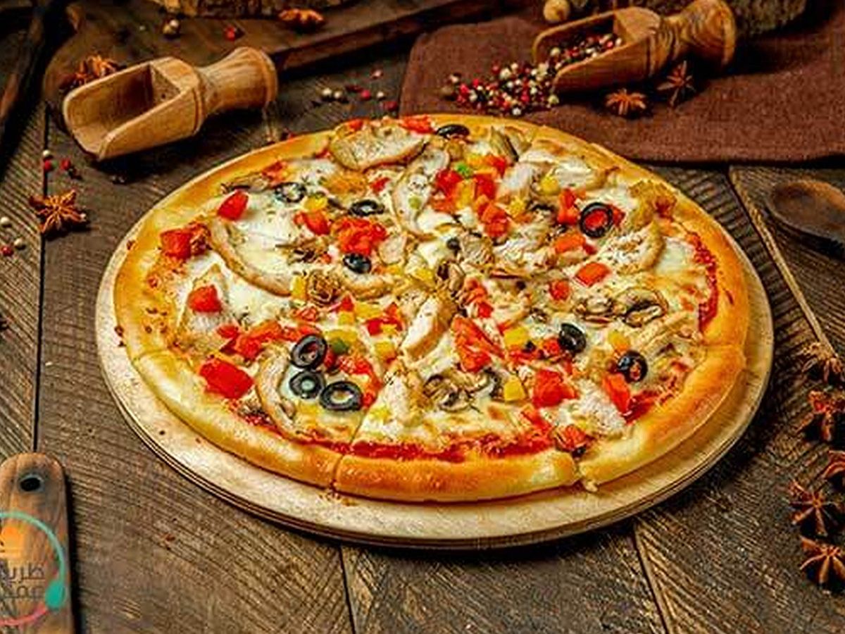 Shish Tawook Italian Pizza