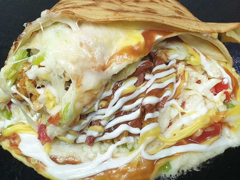 Mix Shish Tawook And Chicken Zinger Crepe