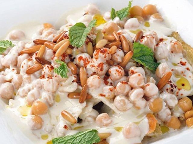 Chickpeas Fatteh Platter