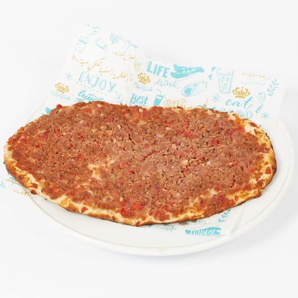 Meat Safiha with tomatoes