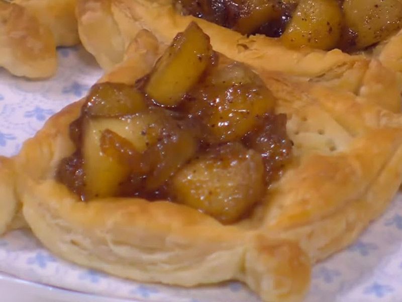 Apple With Cinnamon Pie