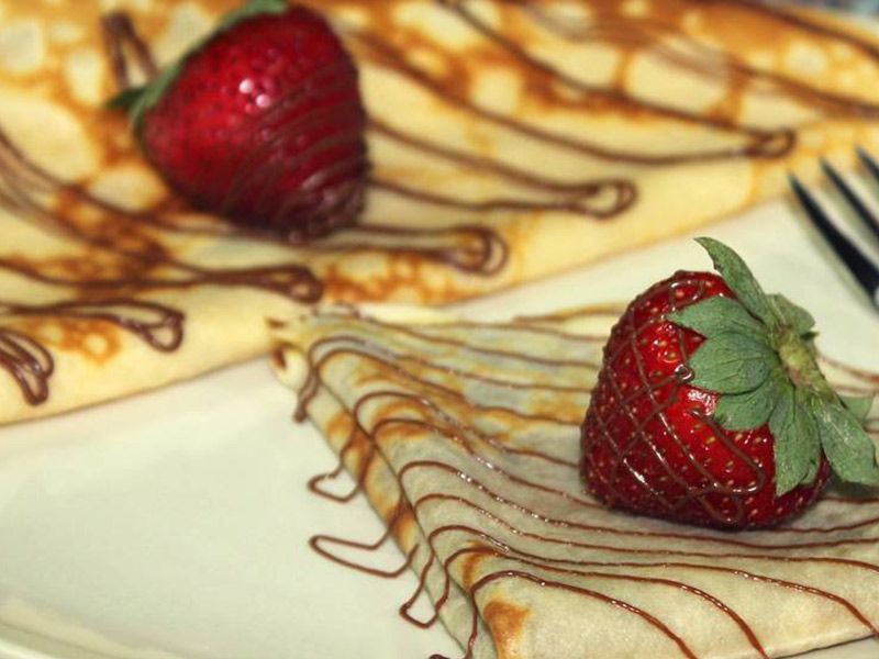 Nutella Chocolate With Strawberry Crepe