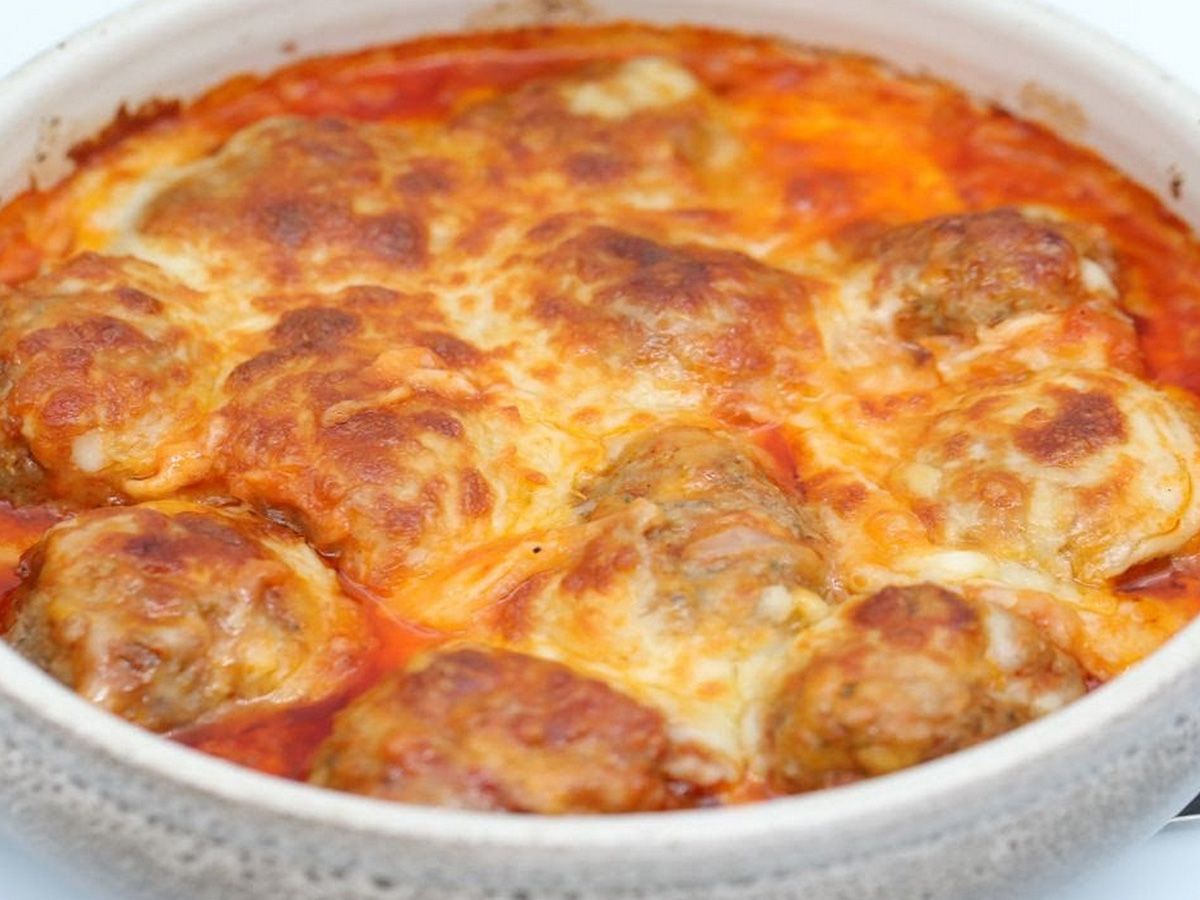 halabi kebab Casserole Kofta in tray