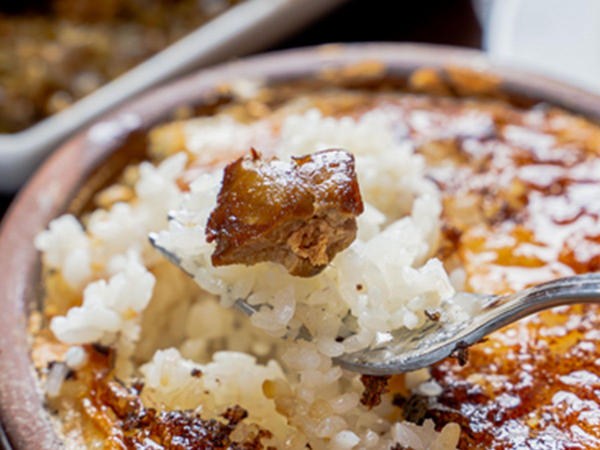 Pigeon stuffed rice tagine