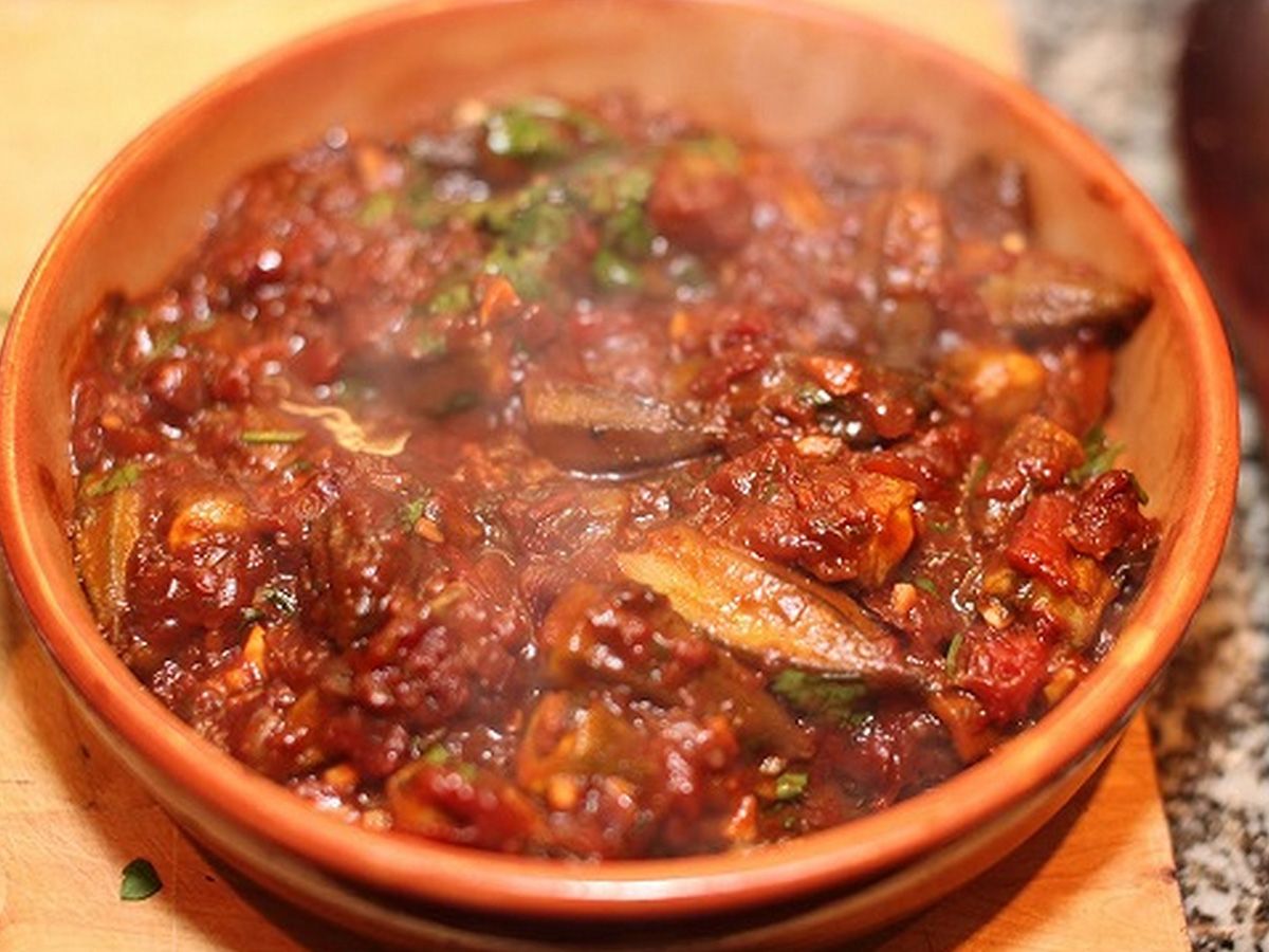 Okra casserole with meat
