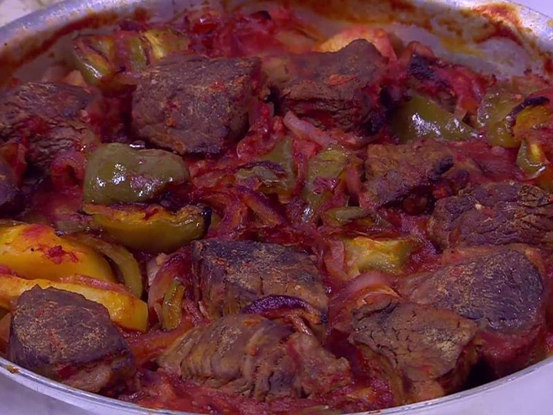 Potatos With Meat Pottery Casserole