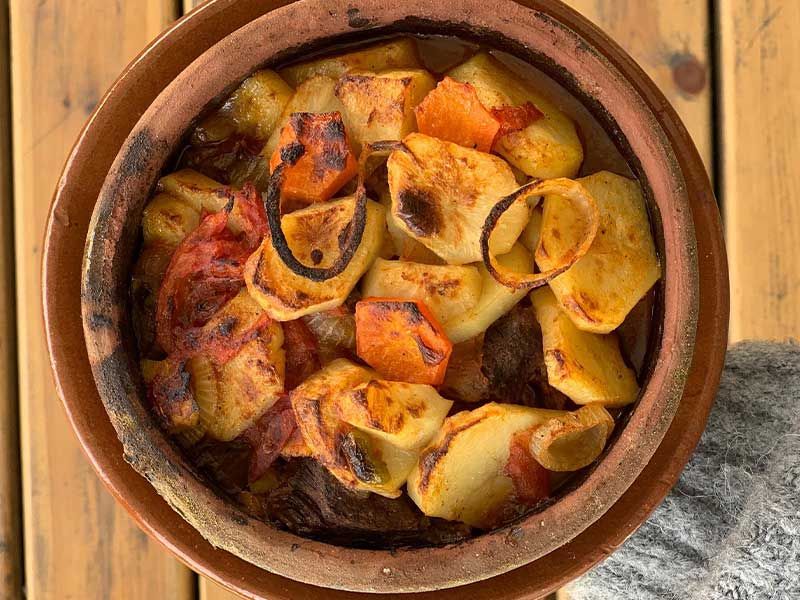 Mix Vegetables With Meat Pottery Casserole