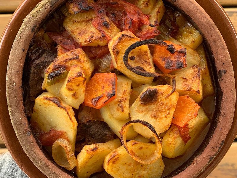 Mix Vegetables With Meat Pottery Casserole