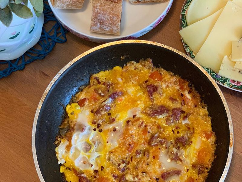 Eggs With Pastrami And Cheese Pan