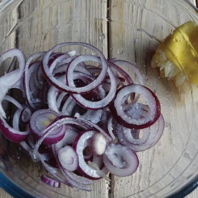 Onion with vinegar and lemon Platter