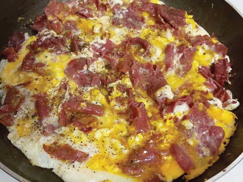 Eggs with Pastrami Plate