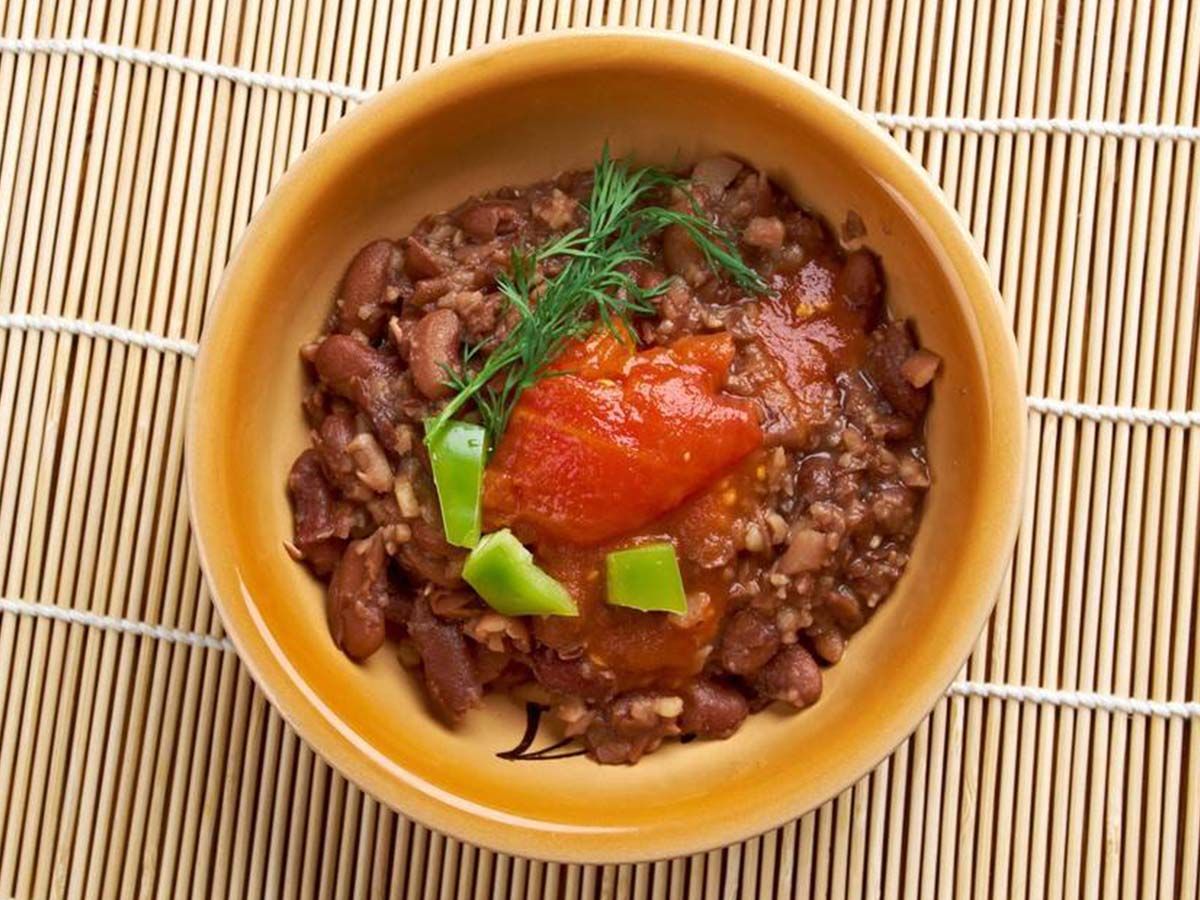 Foul dish with sauce