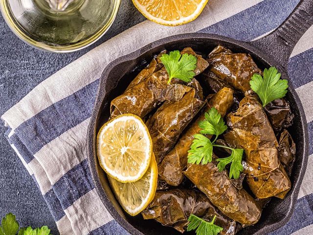 vine leaves plate