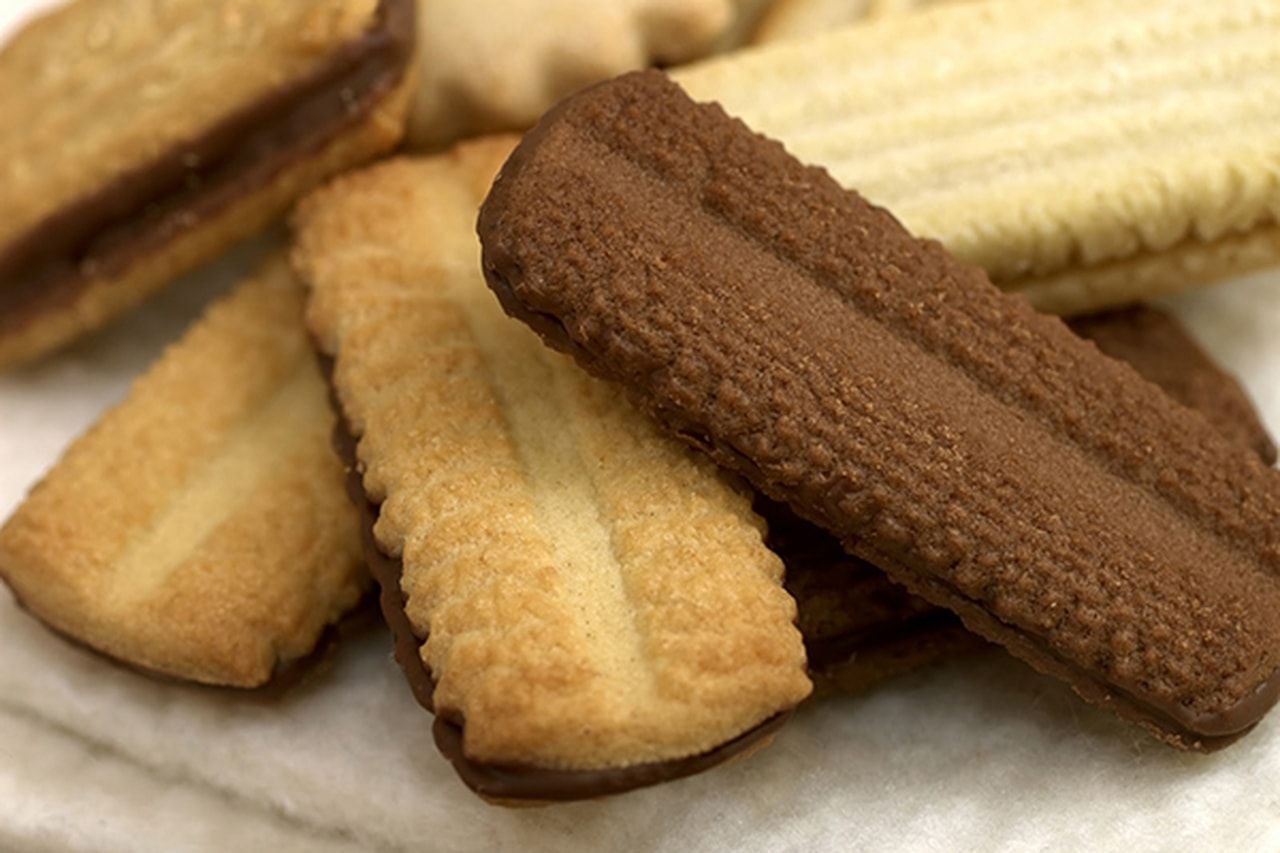 Chocolate With Ammonia Biscuit