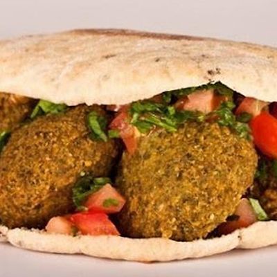 سندويتش طعمية بالباذنجان