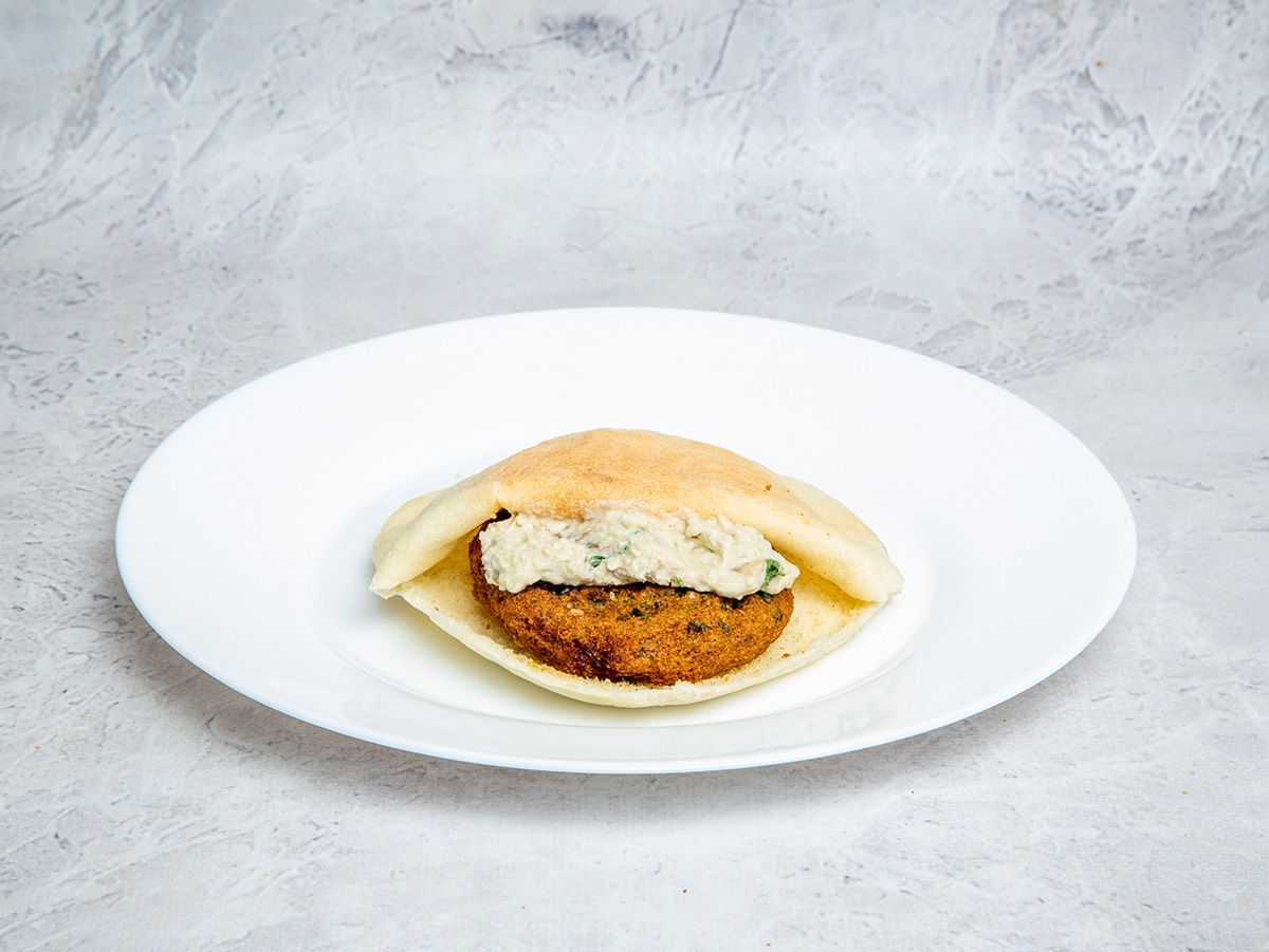 Taamia Sandwich With Quraish cheese And Tomatoes