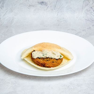 Taamia Sandwich With Quraish cheese And Tomatoes